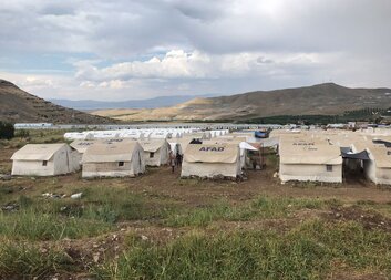 Provision of hygiene kits and installation of playgrounds in refugee camps in Malatya
