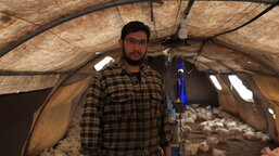 Mohammad from Syria has established his own poultry farm despite the ongoing conflict 